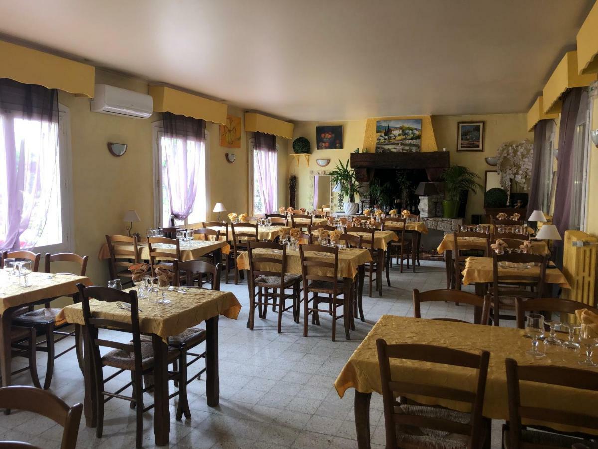 Le Provençal Hotel Aups Exterior foto